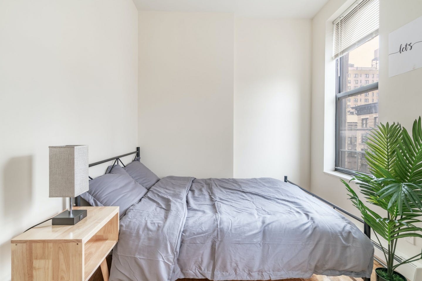 Large Room W/ Desk And AC (804) - Stunning Bright Complex w/ Terrace + Coworking - Gallery - 2