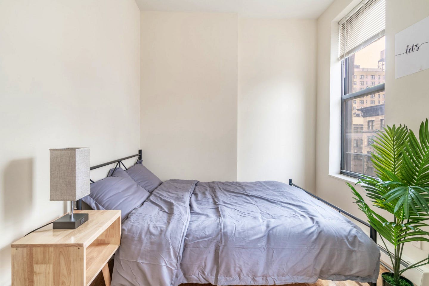 Large Room W/ Desk And AC (804) - Stunning Bright Complex w/ Terrace + Coworking - Gallery - 6