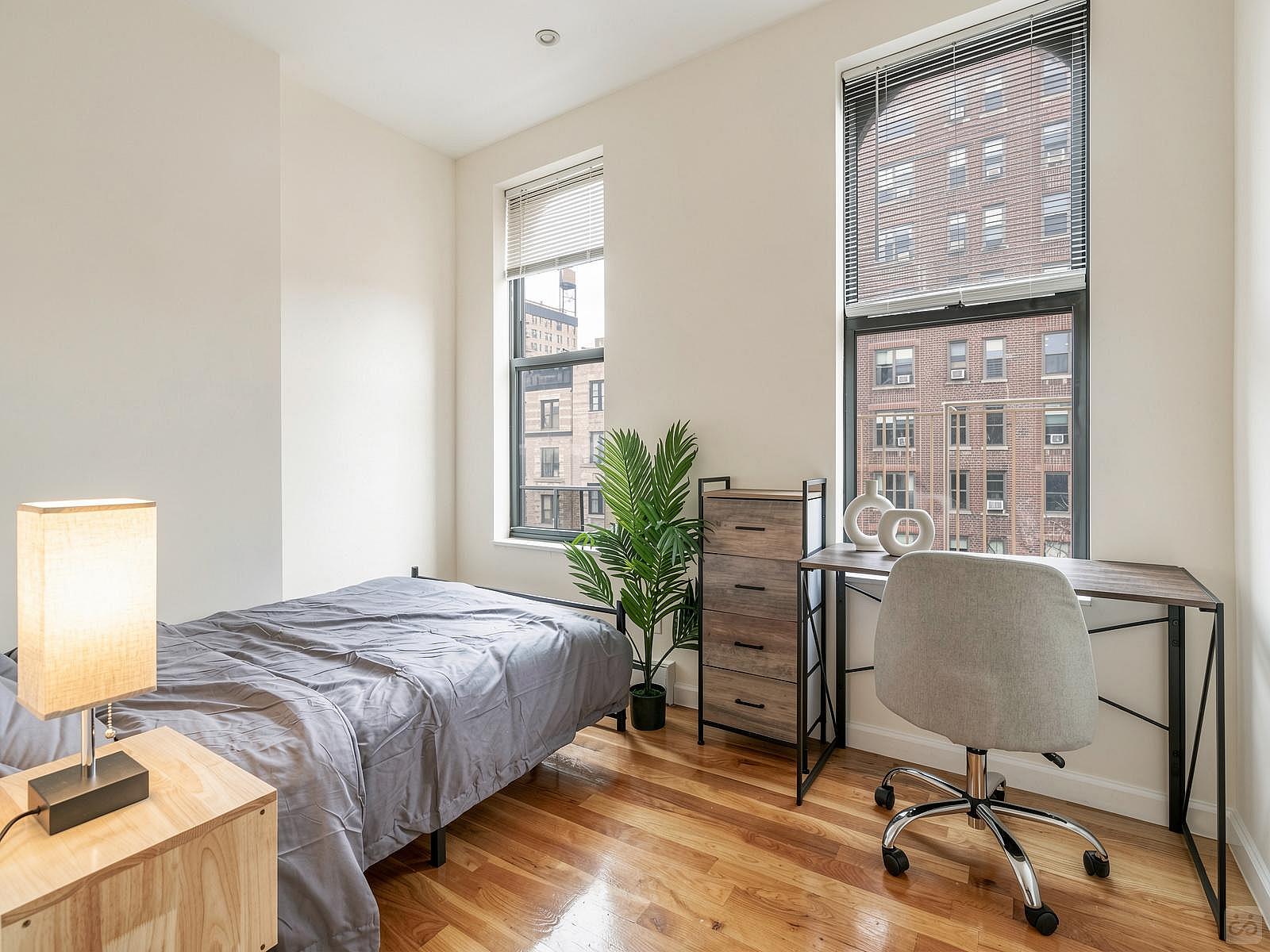  Large Room W/ Desk And AC (804)  -  Stunning Bright Complex w/ Terrace + Coworking  - Gallery -  19