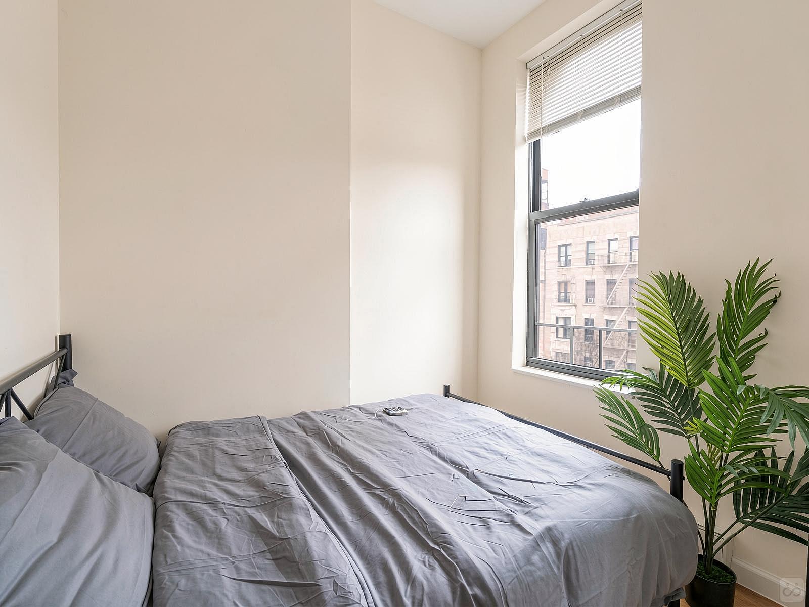  Large Room W/ Desk And AC (804)  -  Stunning Bright Complex w/ Terrace + Coworking  - Gallery -  18