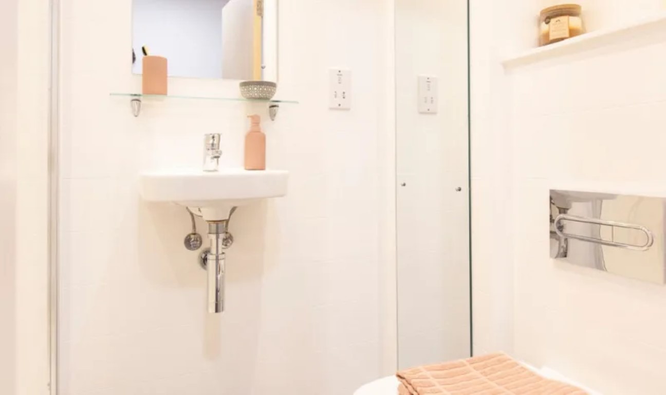  8 Bed Classic En-Suite  -  The Cavendish  - Gallery -  2