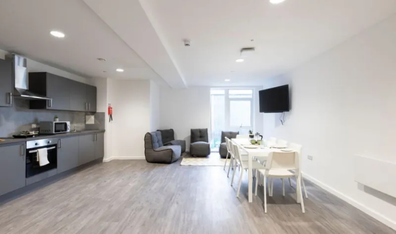  7 Bed Classic En-Suite  -  The Cavendish  - Gallery -  4