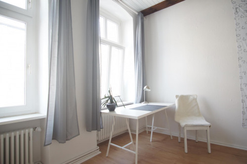 Welcoming spacious room in 3-bedroom flat near U Heinrich-Heine-Strasse metro - Gallery - 18