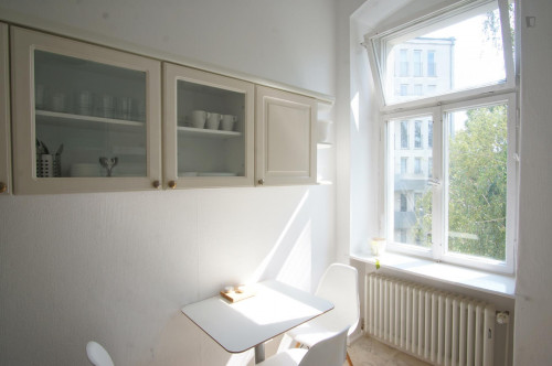 Welcoming spacious room in 3-bedroom flat near U Heinrich-Heine-Strasse metro - Gallery - 11