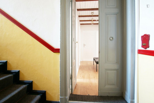 Welcoming spacious room in 3-bedroom flat near U Heinrich-Heine-Strasse metro