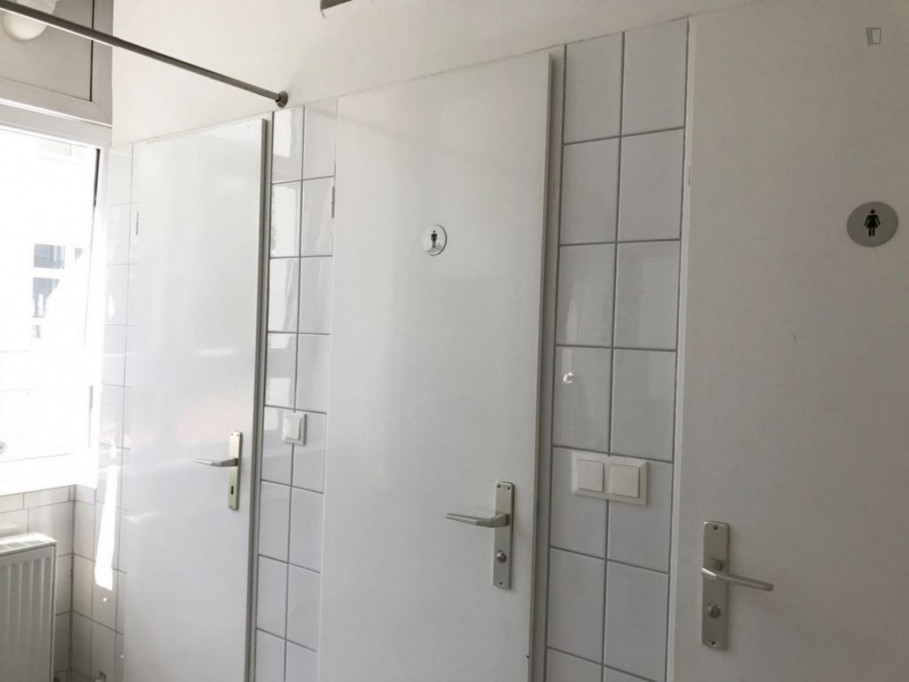 Single bed in a triple bedroom in Schöneberg
