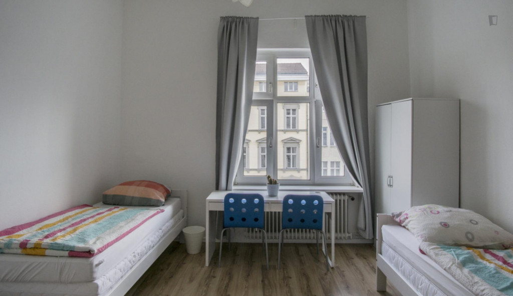 Bed in a triple bedroom, not far from Großer Tiergarten