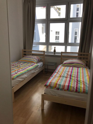 Single bed in a twin bedroom in Schöneberg - Gallery - 10
