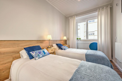 Bright 2-bedroom apartment with a sunny terrace, in Penha de França