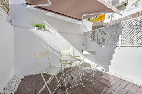 Bright 2-bedroom apartment with a sunny terrace, in Penha de França