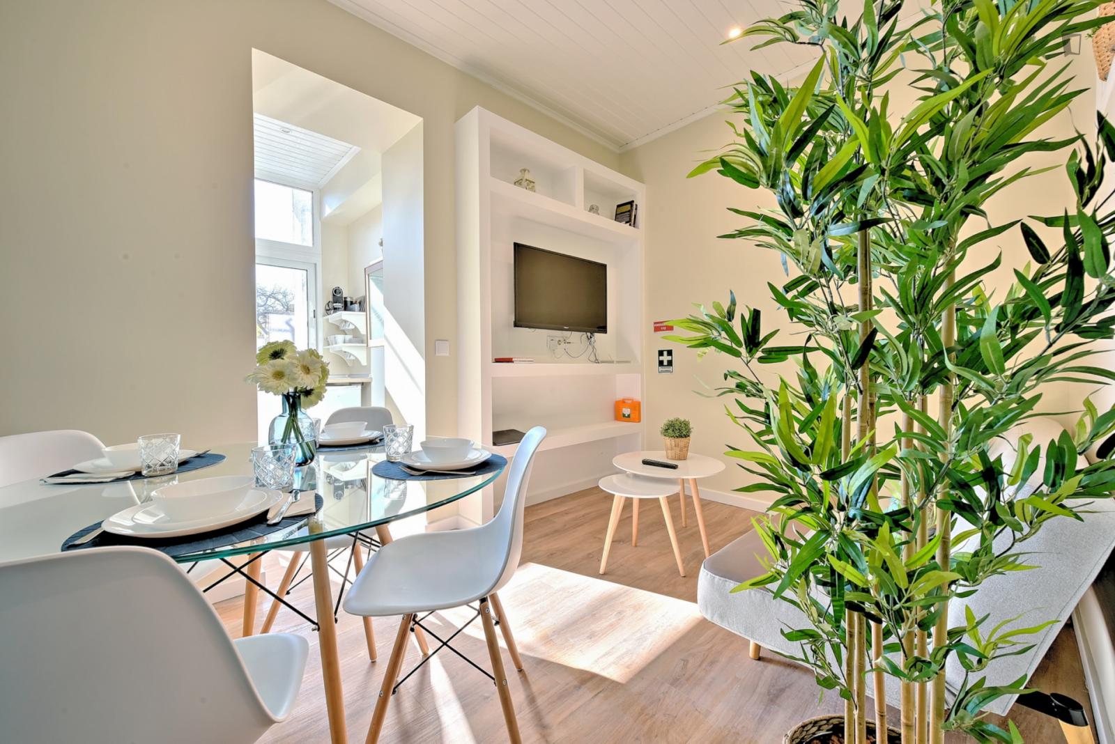 Bright 2-Bedroom Apartment With A Sunny Terrace, In Penha De França - 1