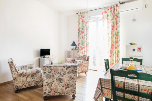 Bright twin bedroom close to Porta san Felice  - Gallery -  5