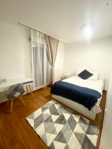 Appealing double bedroom near the Rosny Bois Perrier train station