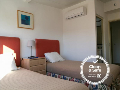 Pleasant twin ensuite bedroom in Braço de Prata