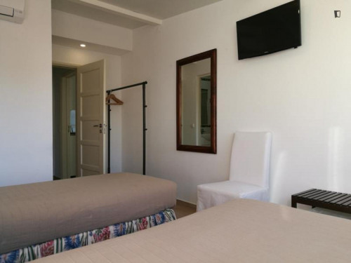 Pleasant twin ensuite bedroom in Braço de Prata