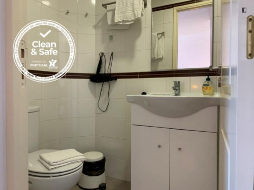 Double bedroom, with private bathroom, in a 2-bedroom apartment
