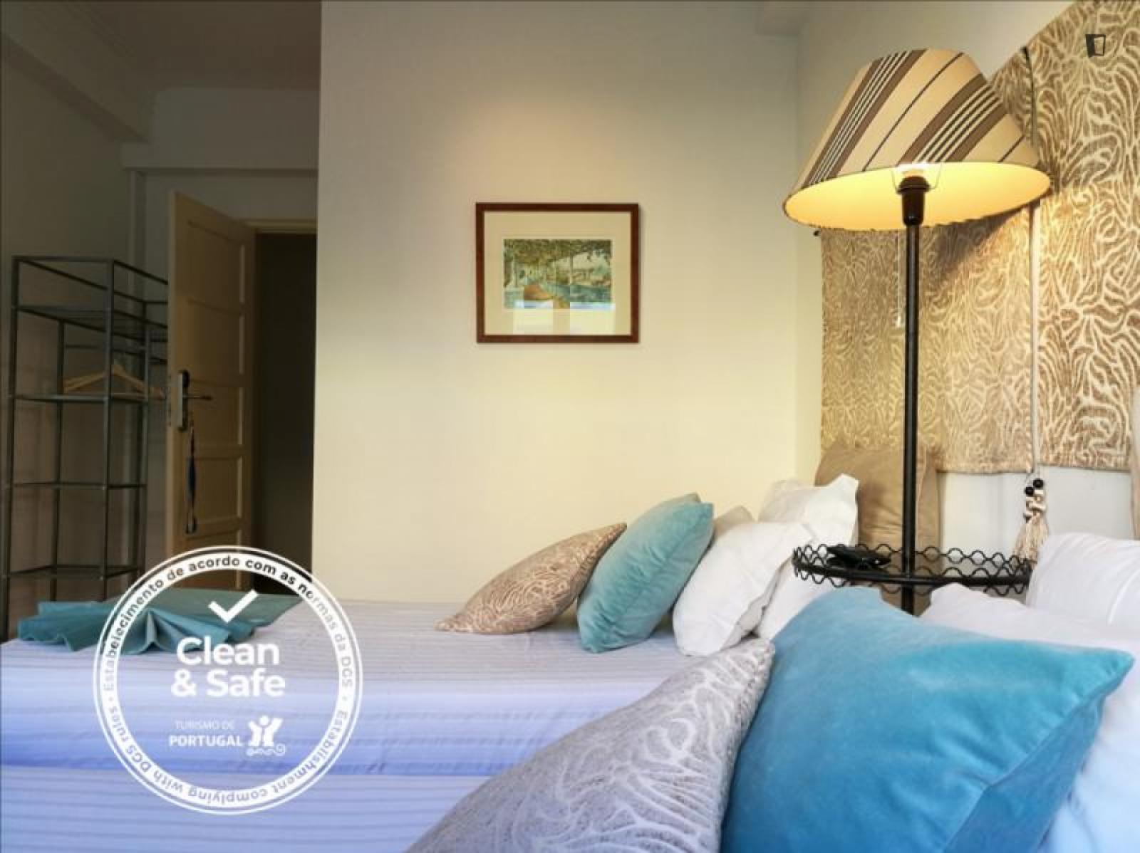 Welcoming Twin Ensuite Bedroom Close To Parque Das Nações  -  Welcoming twin ensuite bedroom close to Parque das Nações  - Gallery -  1