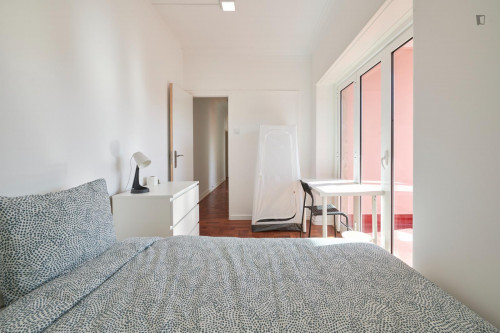 Brilliant double bedroom close to Instituto Superior Técnico