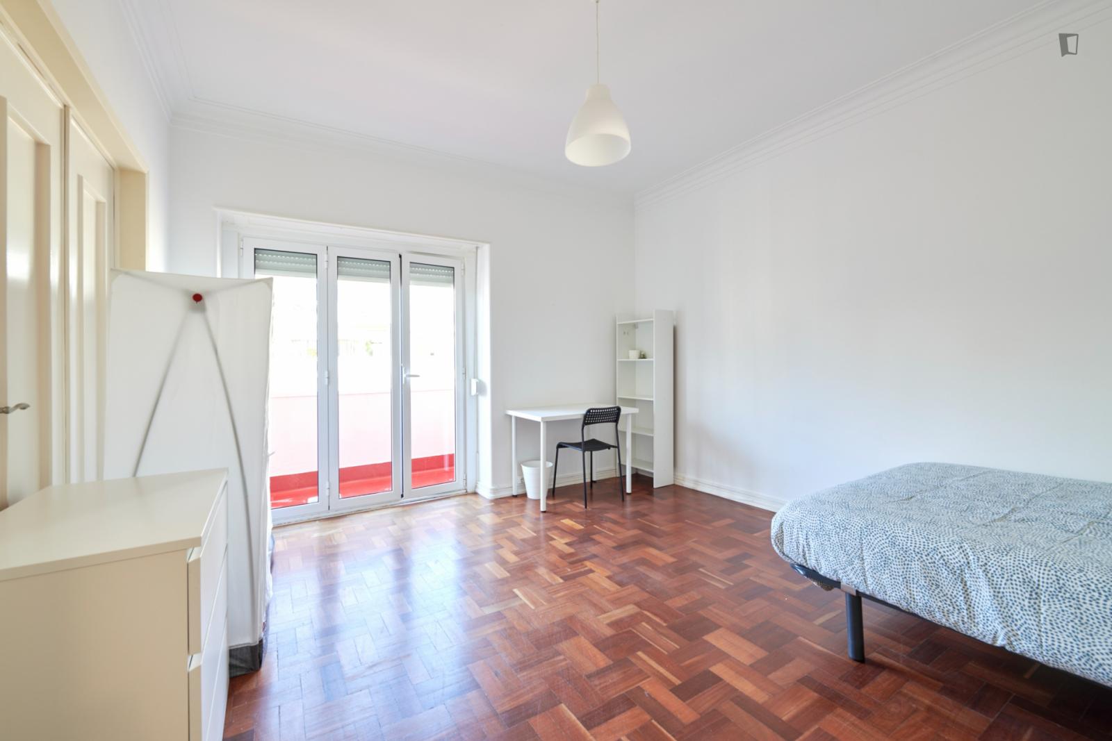 Spacious Double Bedroom With A Balcony, Near Instituto Superior Técnico - 1