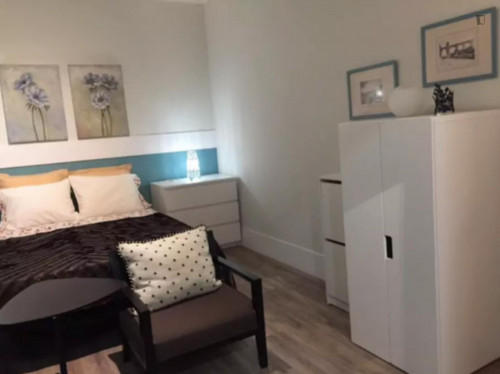 Cosy studio in popular Arroios