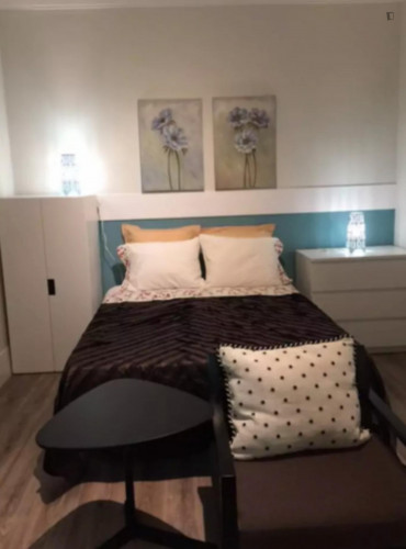 Cosy studio in popular Arroios