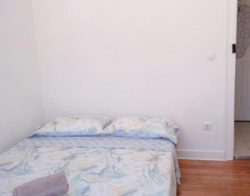 Cool double bedroom near Faculdade de Belas-Artes da Universidade de Lisboa
