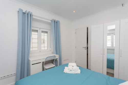 Nice and Spacious double bedroom, in Costa da Caparica