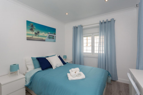 Nice and Spacious double bedroom, in Costa da Caparica