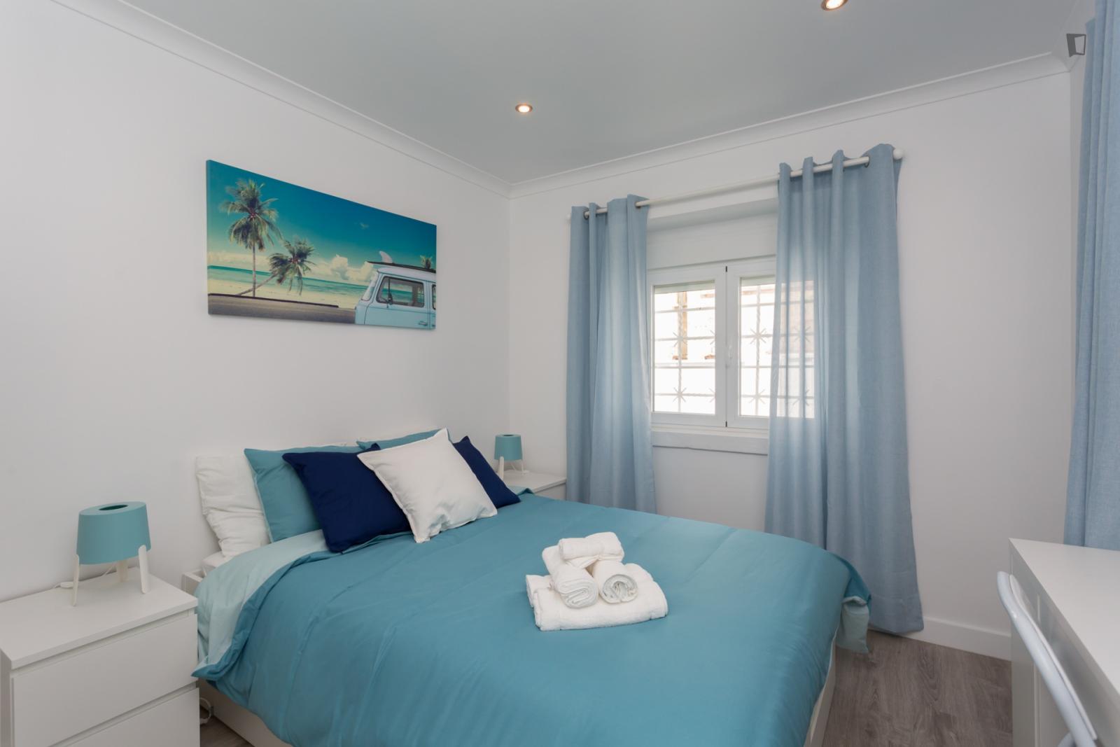 Nice And Spacious Double Bedroom, In Costa Da Caparica - 1