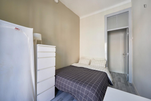 Splendid double bedroom with a balcony, in Penha de França