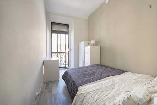 Splendid double bedroom with a balcony, in Penha de França