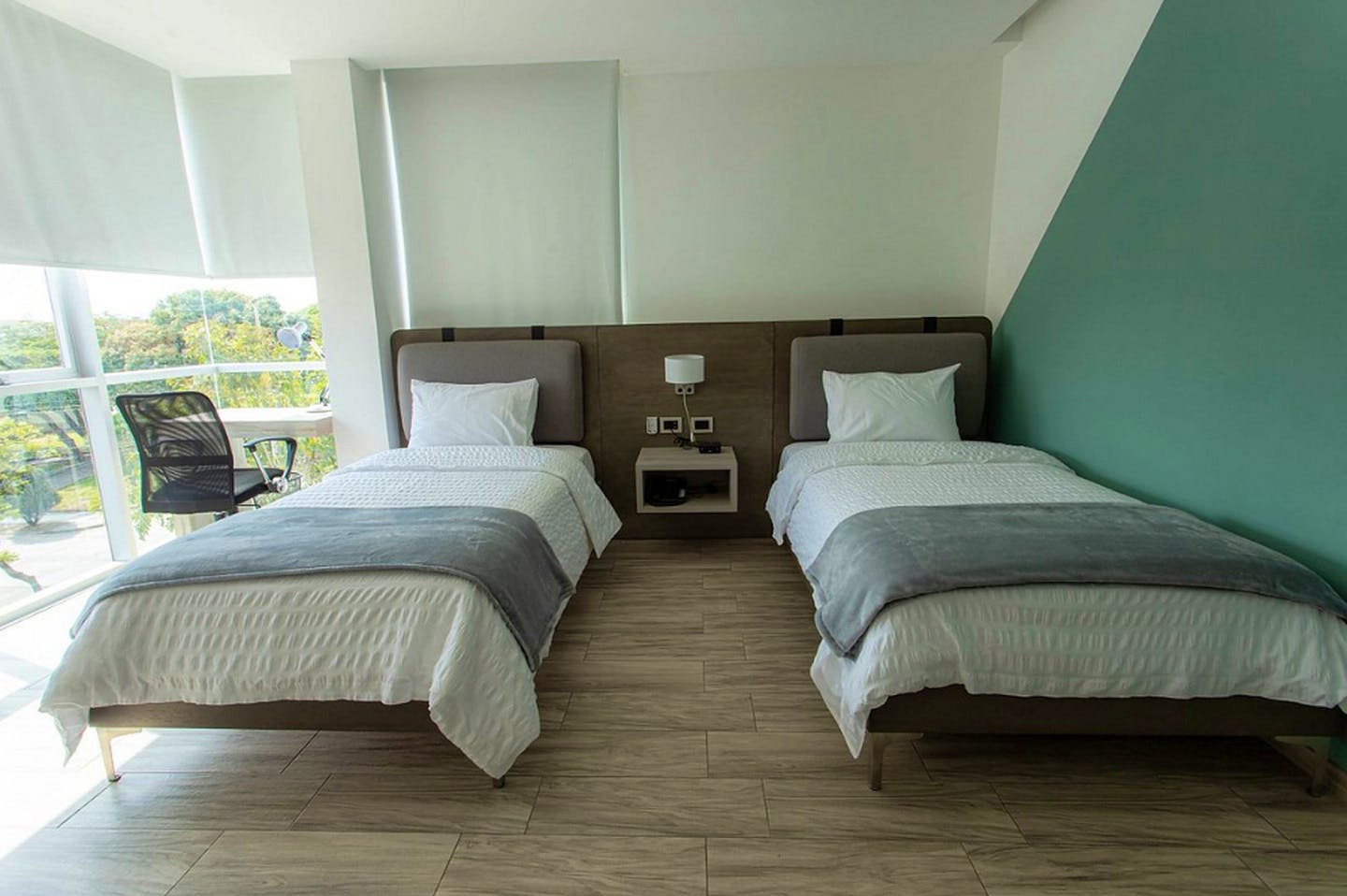  Bed In A 6-Bed Mixed Gender Room  -  Garzota Collective  - Gallery -  6