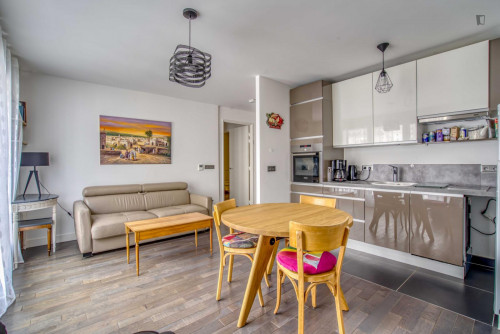 Modern 1-bedroom apartment in Necker - Gallery - 13