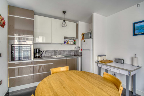 Modern 1-bedroom apartment in Necker - Gallery - 12
