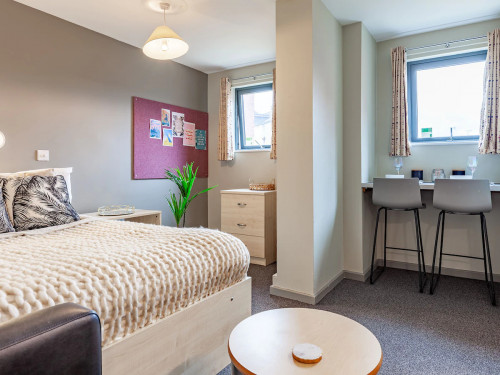 Crown House - Rooms