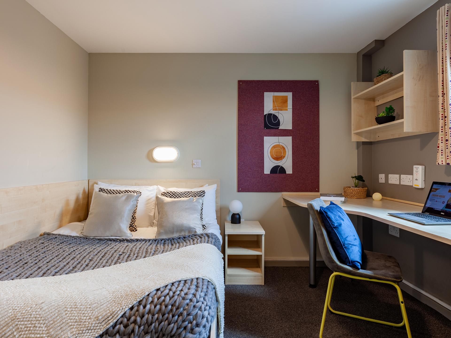  Classic En-Suite  -  Crown House  - Gallery -  6