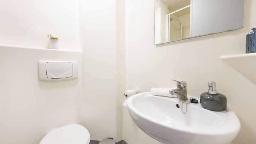 Classic En-Suite - 9