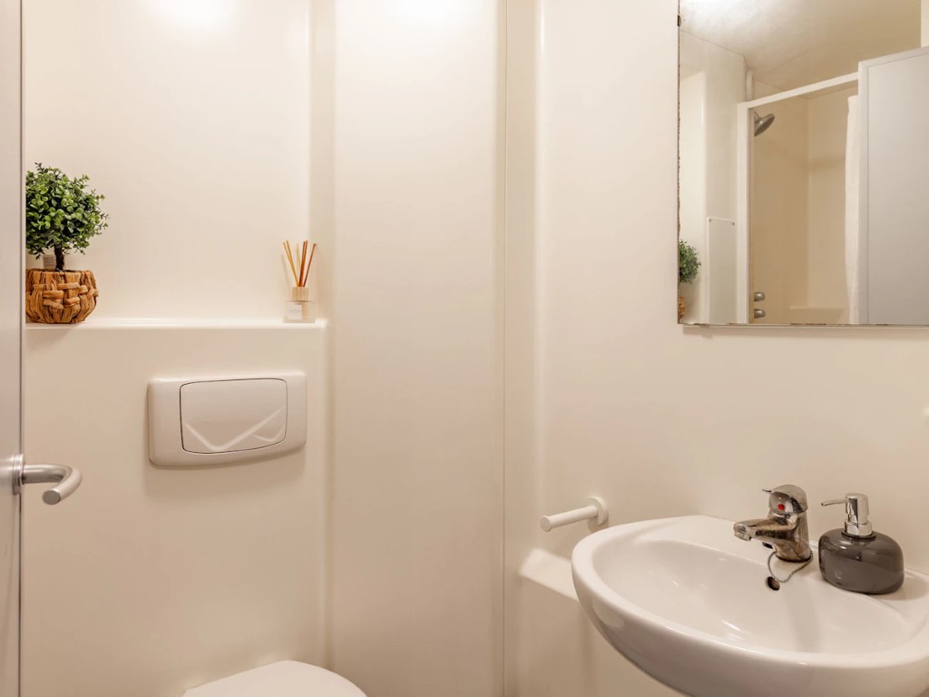  Classic Studio  -  Crown House  - Gallery -  9