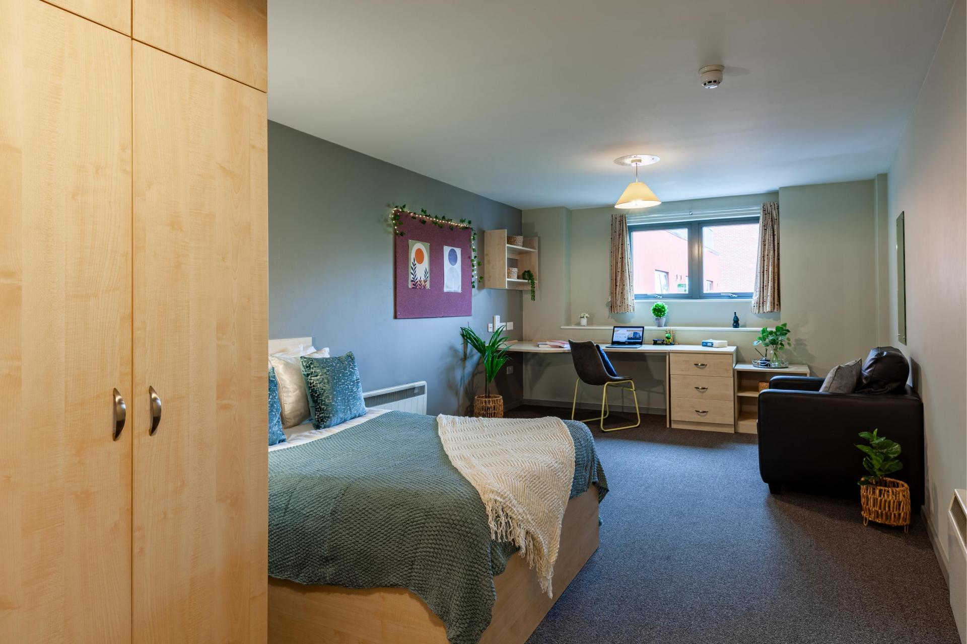  Classic En-Suite Plus  -  Crown House  - Gallery -  13