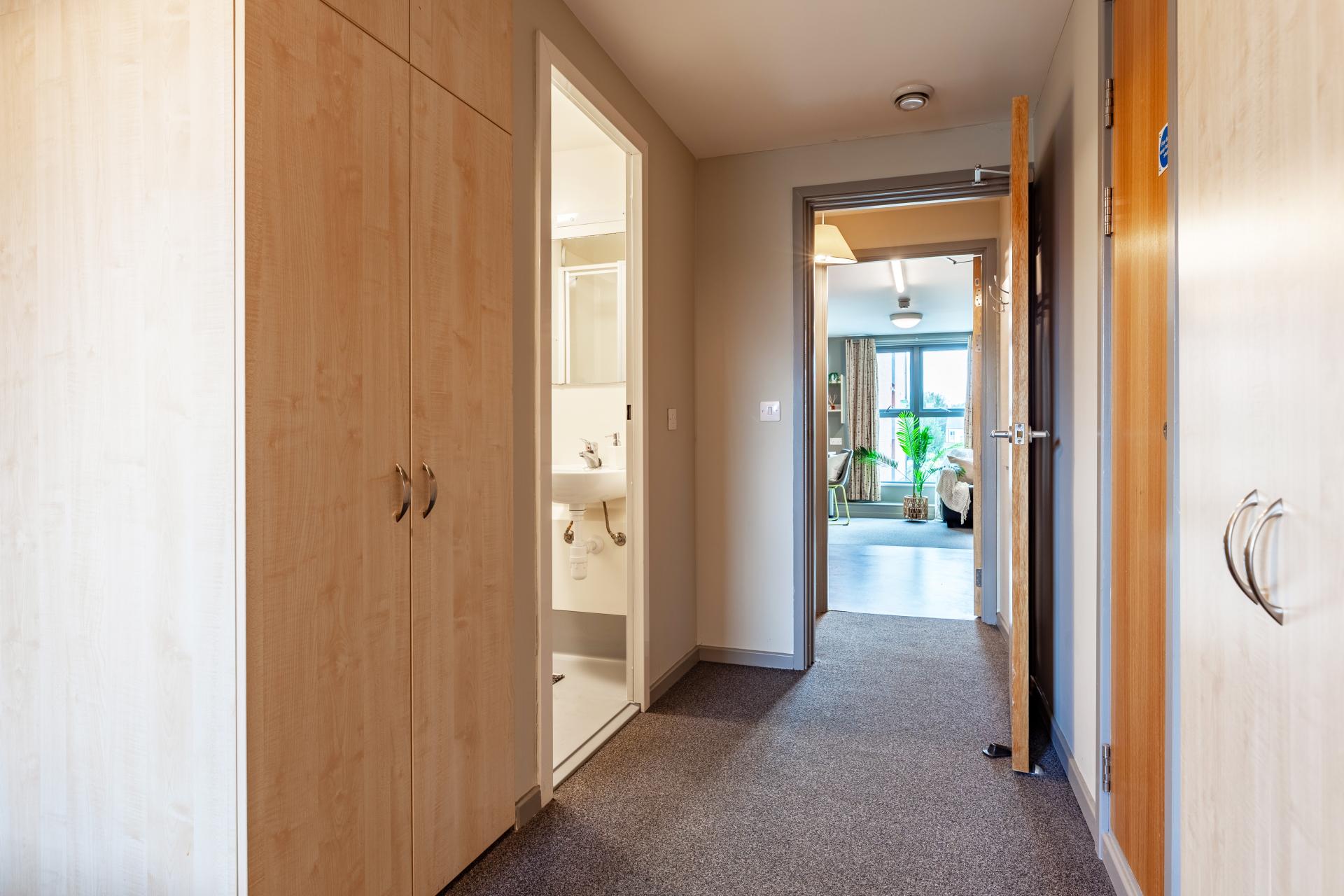 One Bed Flat - Crown House - Gallery - 19