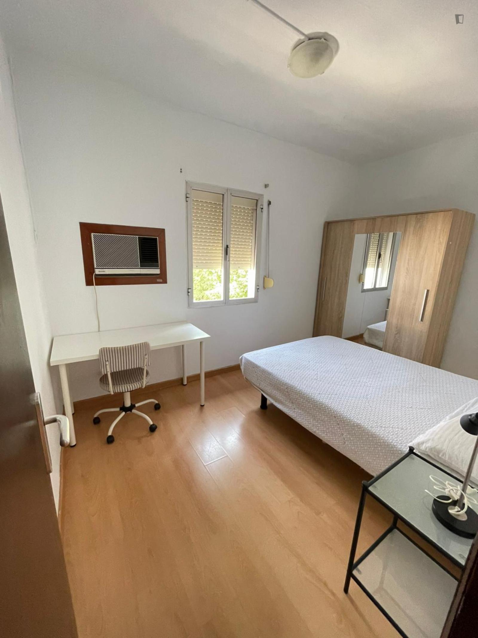  Snug Single Bedroom In A Student Apartment, In Los Remedios  -  Snug single bedroom in a student apartment, in Los Remedios  - Gallery -  1