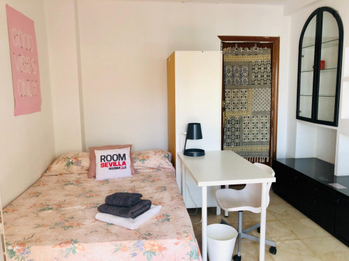 Charismatic double bedroom in Los Remedios