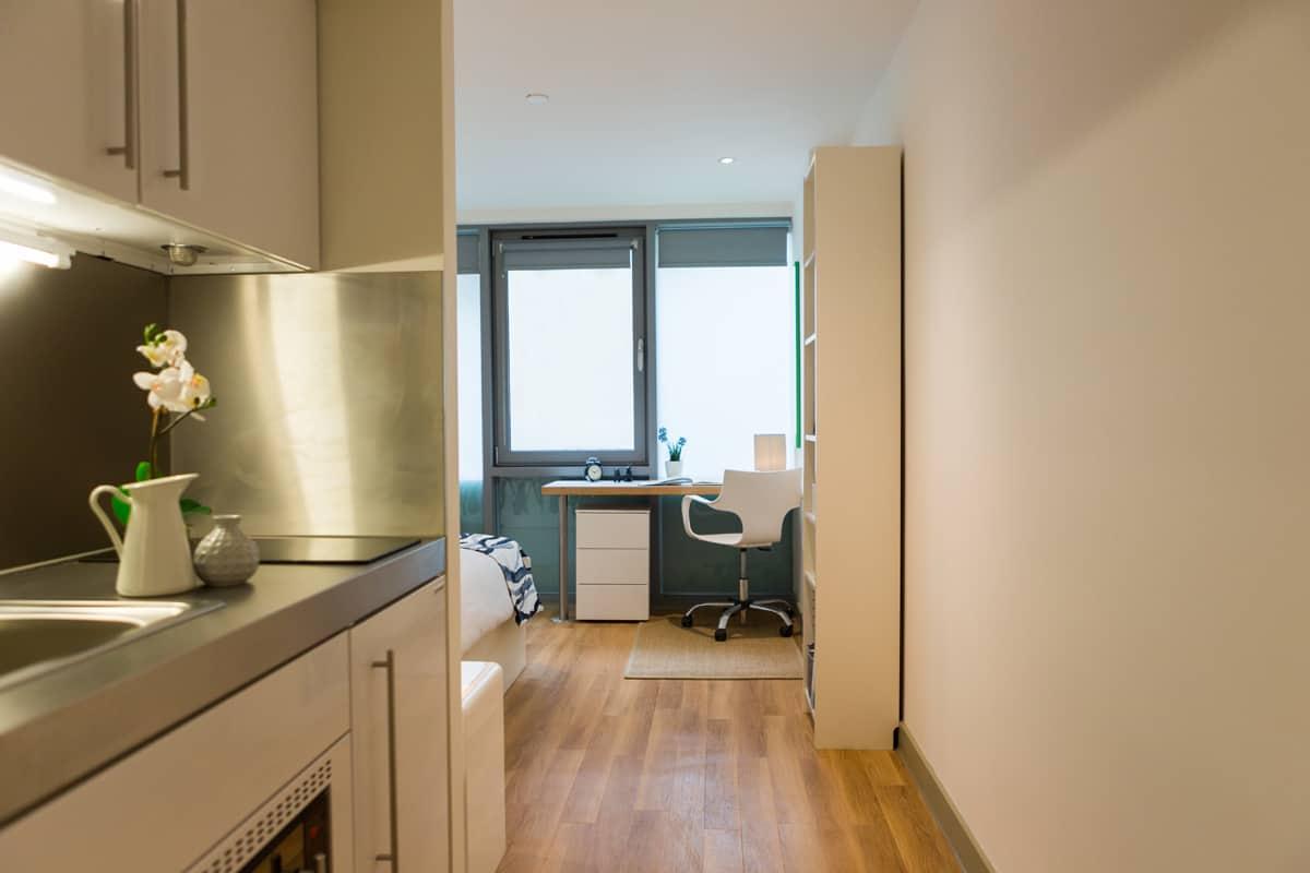  Silver Studio - City View | Penthouse Level  -  Aldgate Residence - Flexible Tenancies  - Gallery -  3
