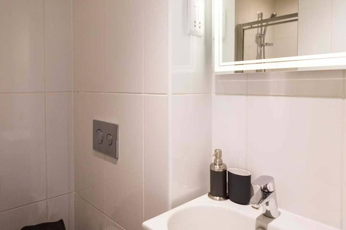  Silver Studio - City View | Penthouse Level  -  Aldgate Residence - Flexible Tenancies  - Gallery -  5