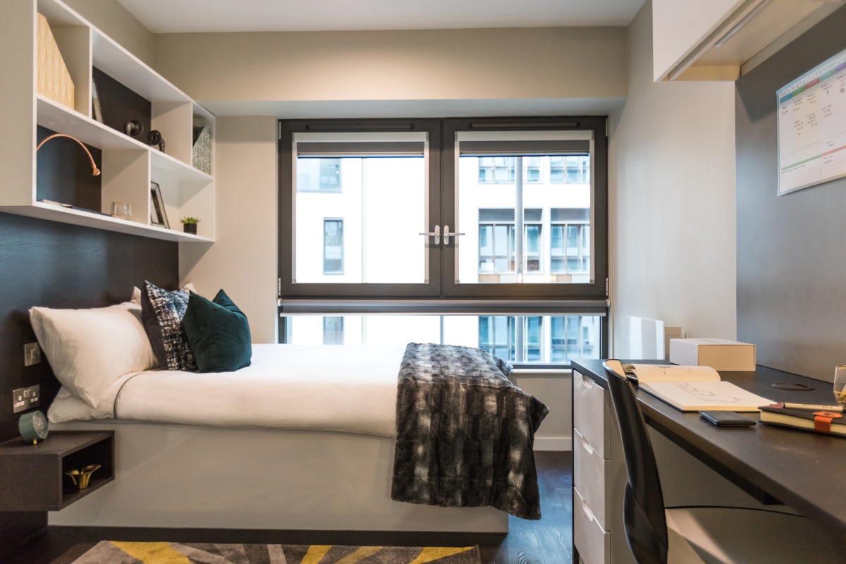  Silver Studio - Courtyard View | Mid Level  -  Old Street Residence - Flexible Tenancies  - Gallery -  2