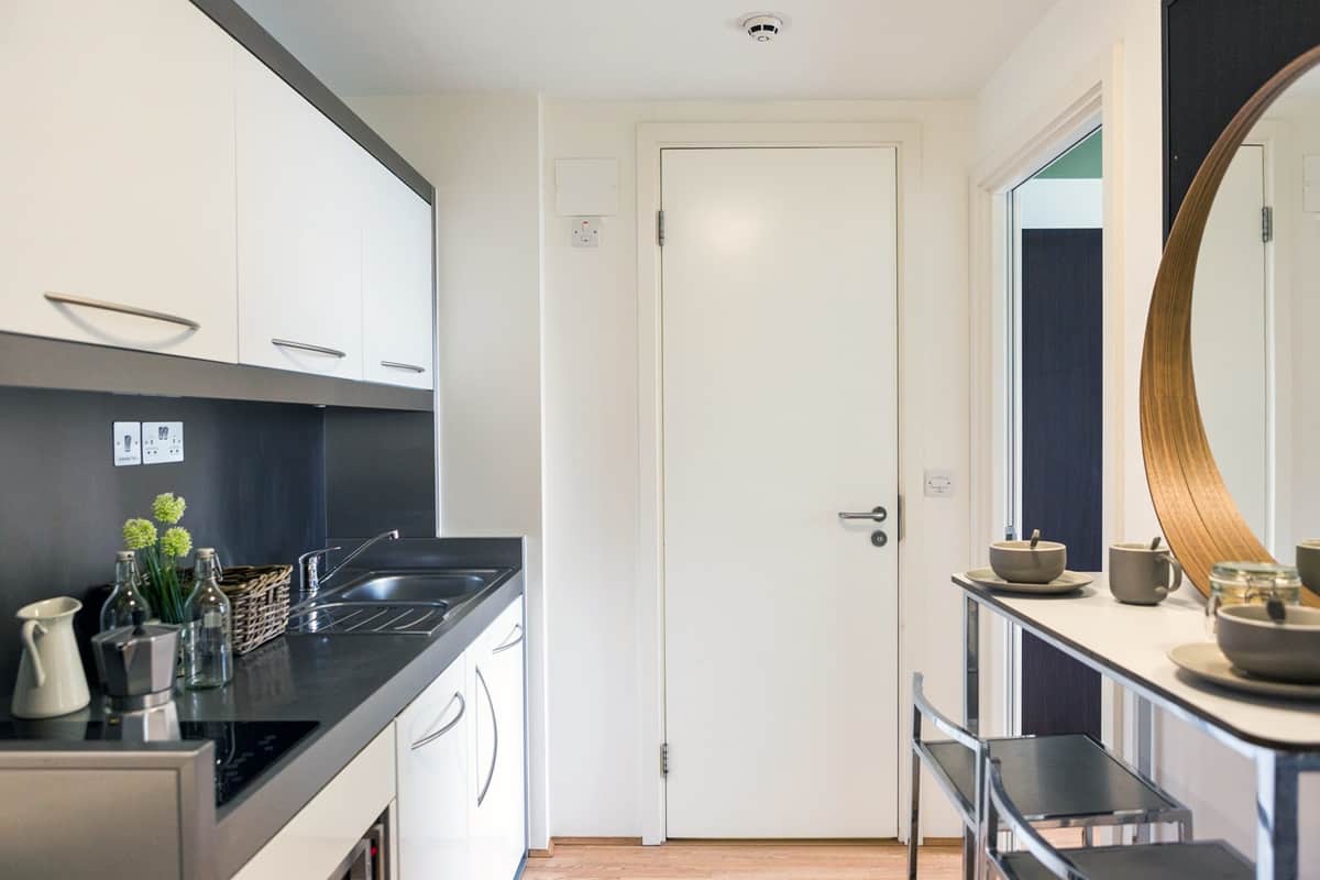  2 Bed Apartment Mid Level Premium View  -  Spitalfields Residence - Flexible Tenancies  - Gallery -  2
