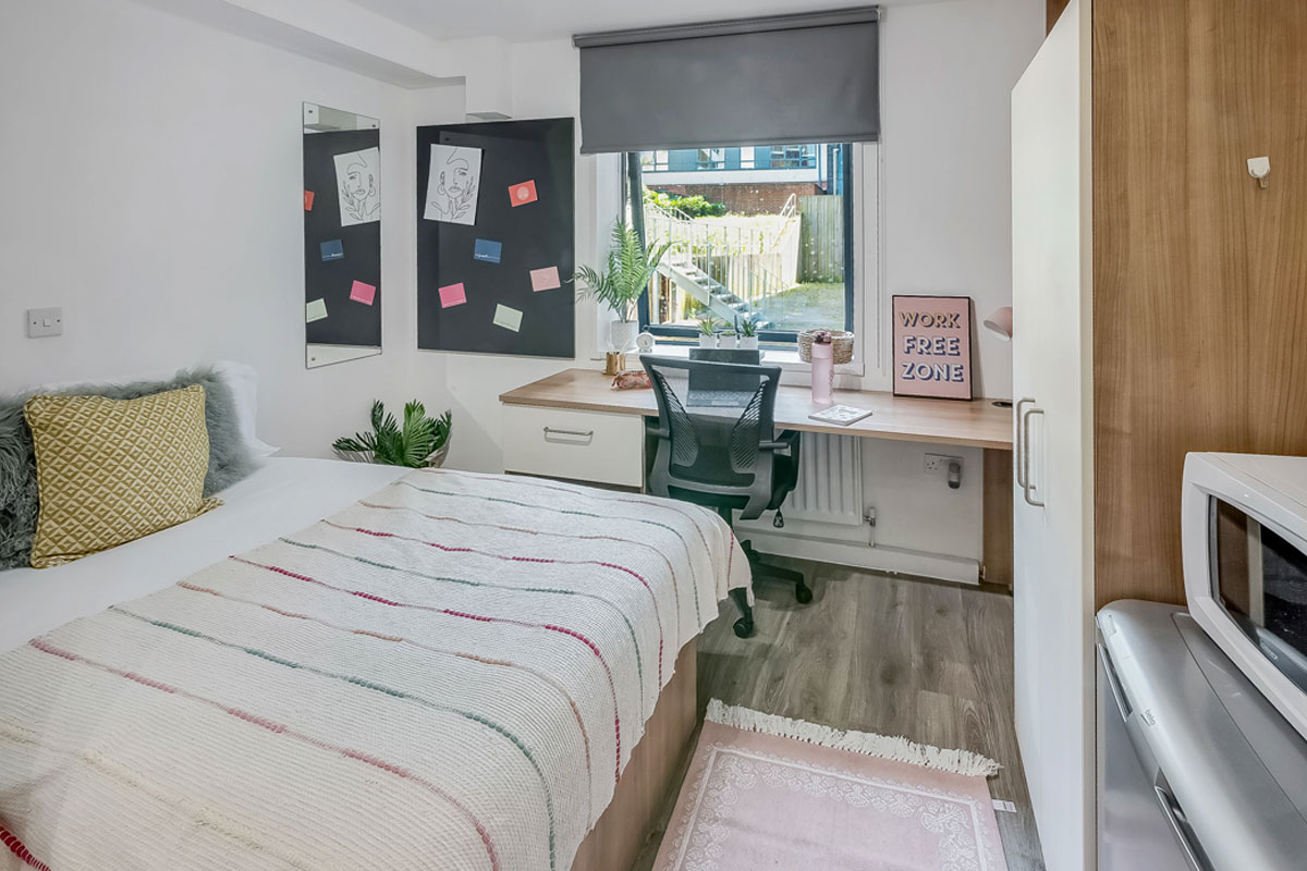 Gold Studio - Standard View | Upper Level - Islington Residence - Flexible Tenancies - Gallery - 1