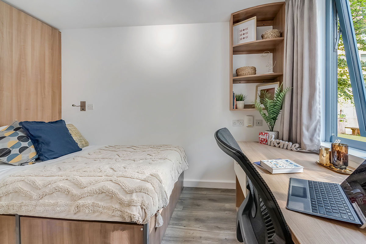  Bronze En-Suite (Extra Large) - Courtyard View | Mid Level  -  Islington Residence - Flexible Tenancies  - Gallery -  4