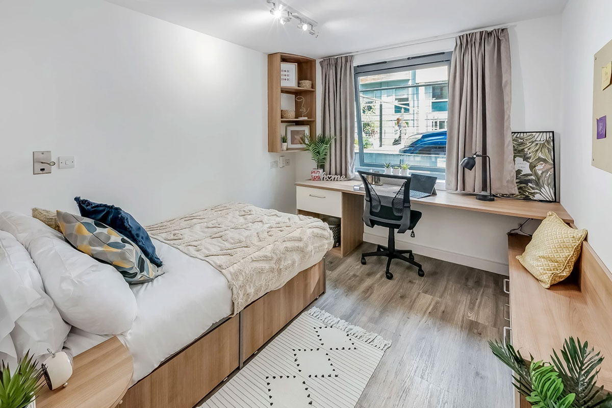  Bronze En-Suite (Extra Large) - Courtyard View | Mid Level  -  Islington Residence - Flexible Tenancies  - Gallery -  1