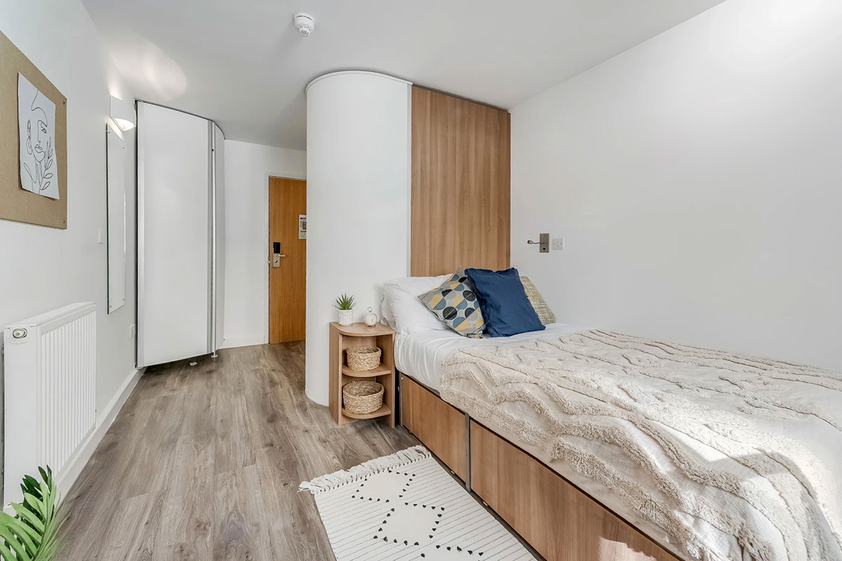  Bronze En-Suite (Extra Large) - Courtyard View | Mid Level  -  Islington Residence - Flexible Tenancies  - Gallery -  3